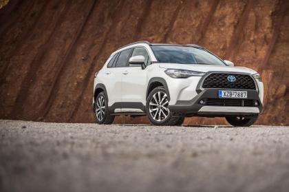 Test: Toyota Corolla Cross 2.0 Hybrid AWD 196Ps